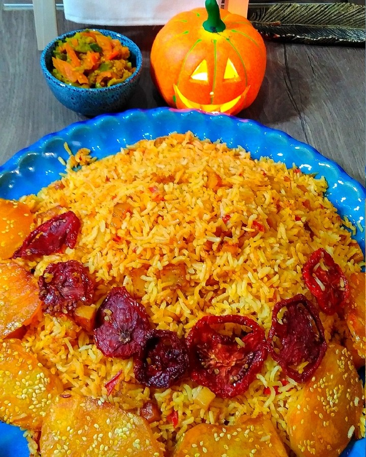 عکس دمی گوجه، ته دیگ کنجدی
