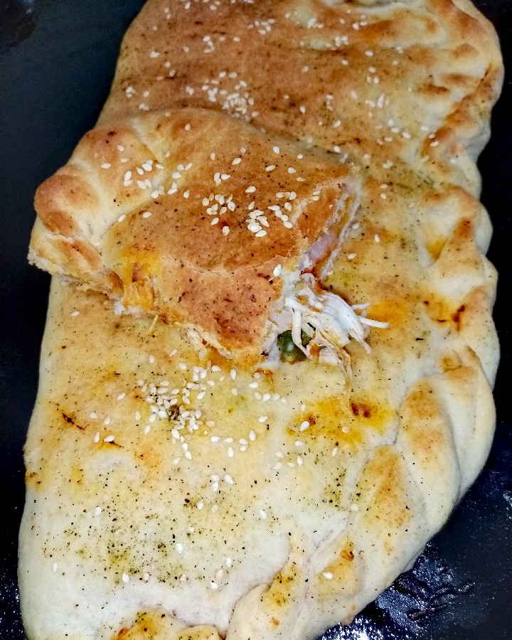 عکس پیتزا کالزونه (calzone)