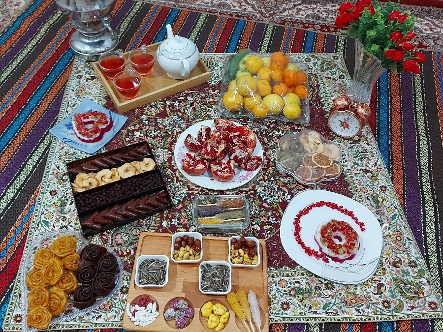 عکس شب یلدا چهار نفره ما۱۴۰۰