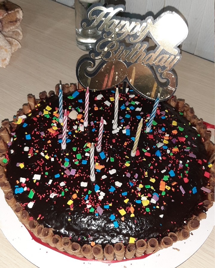 کیک شکلاتی (کیک تولد)