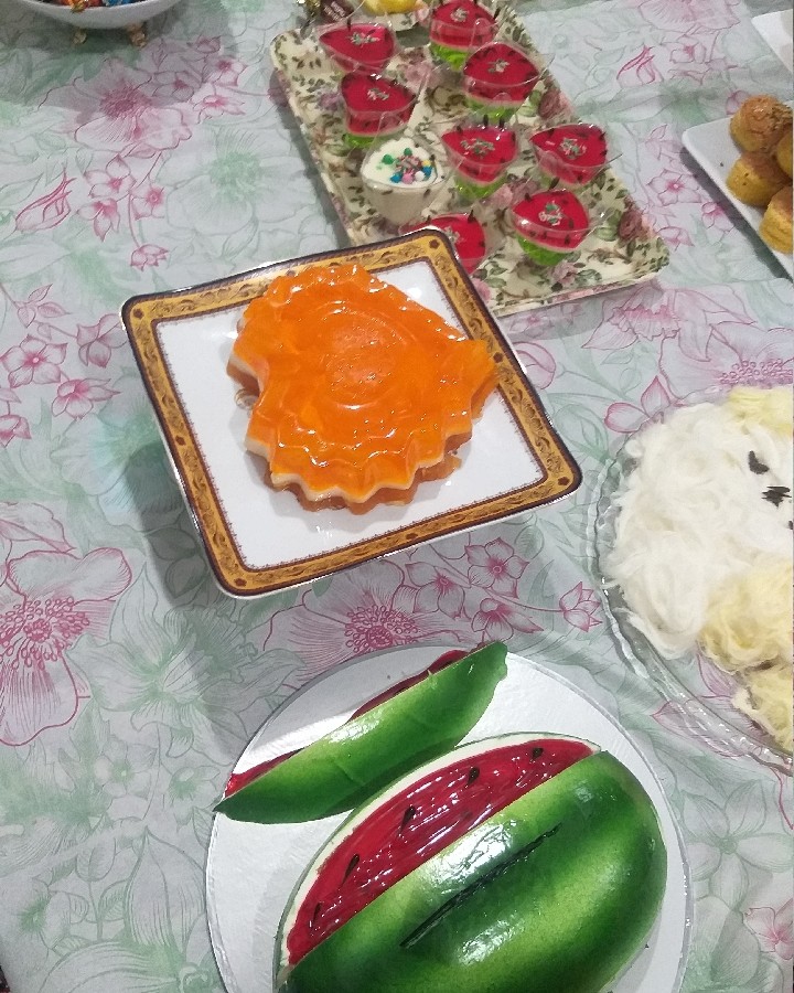 عکس یلدادورهمی باخانواده