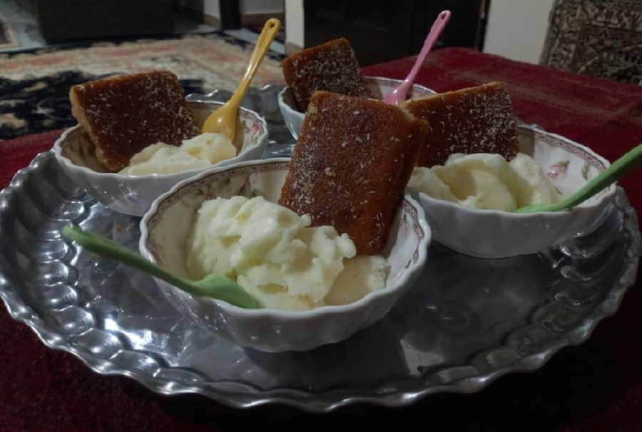 بستنی سنتی به همراه باقلوا