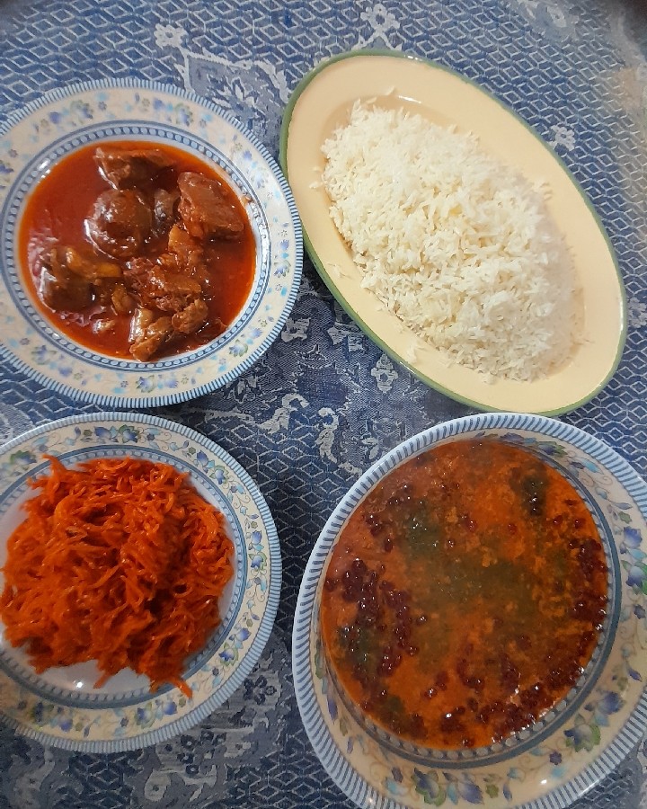 عکس سوپ با خورشت هویچ
