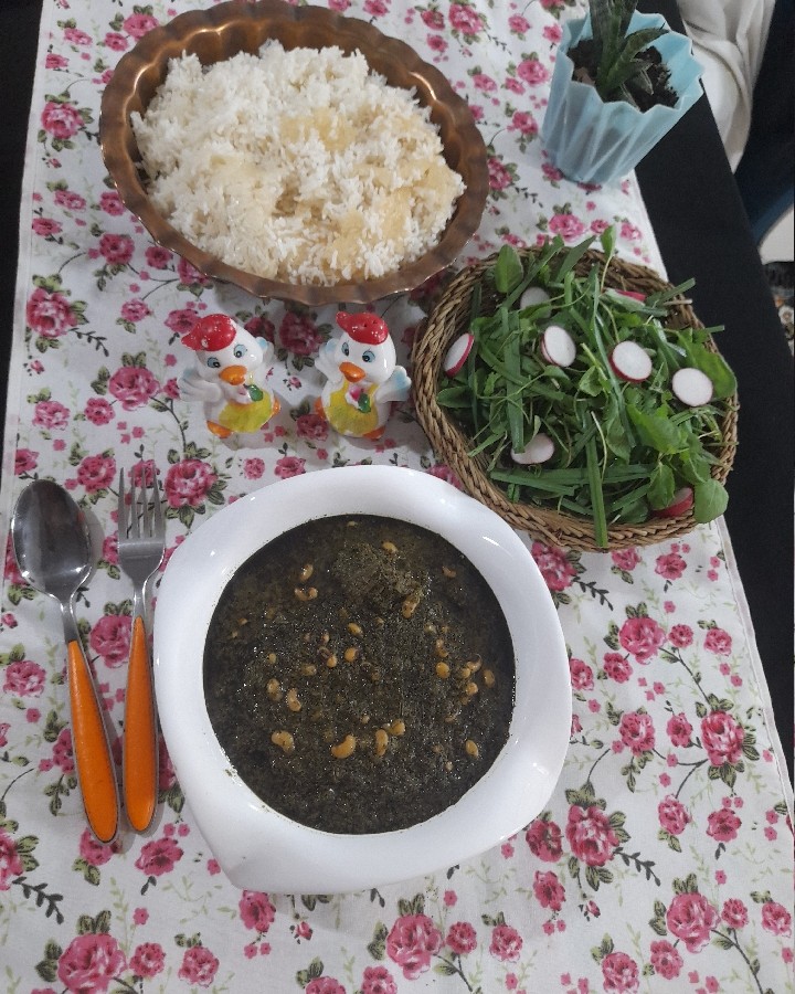عکس قرمه سبزی با لوبیا چشم بلبلی