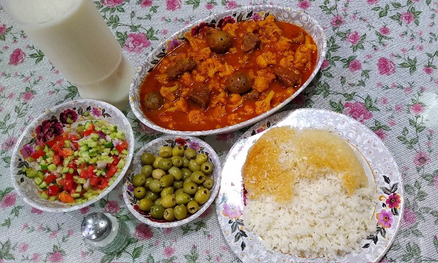 عکس خورشت گل کلم با مخلفات