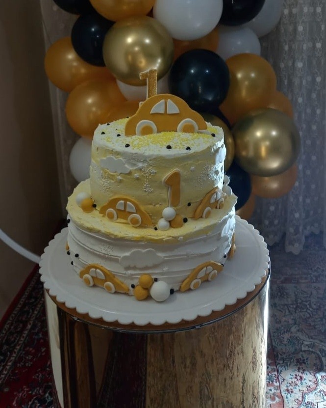 عکس کیک تولد با تزیین فوندانت دست ساز