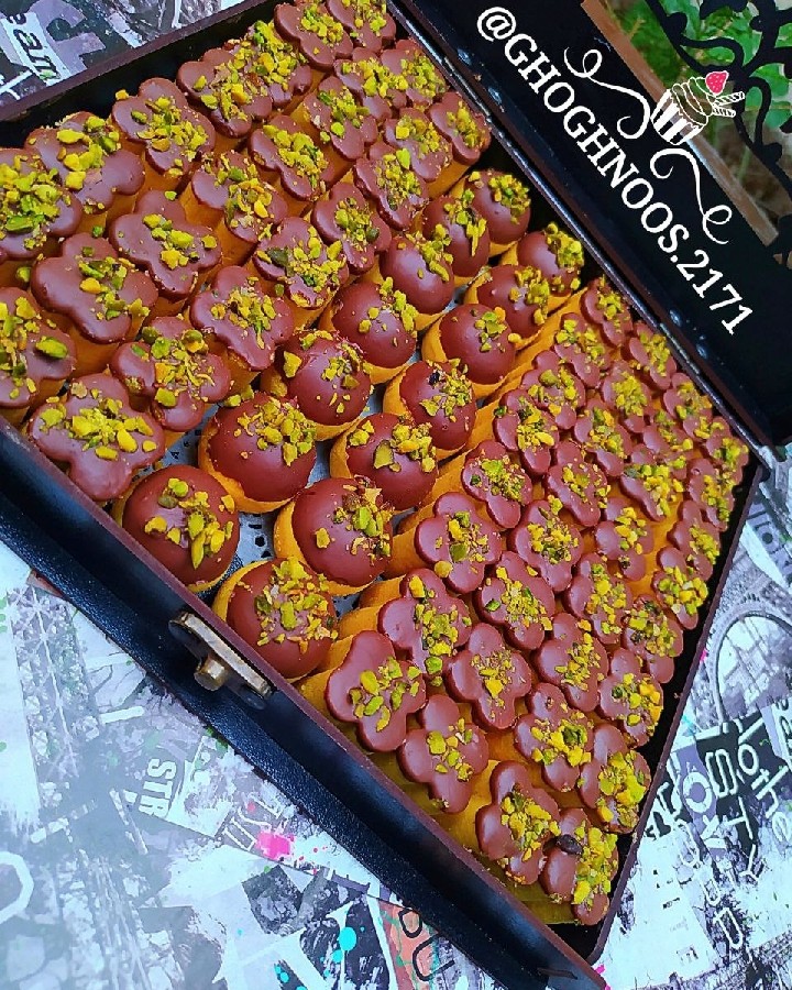 عکس نخودچی شکلاتی هل زعفرون