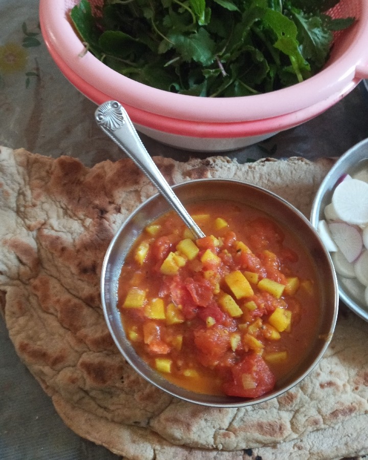 خوراک گوجه فرنگی با سیب زمینی