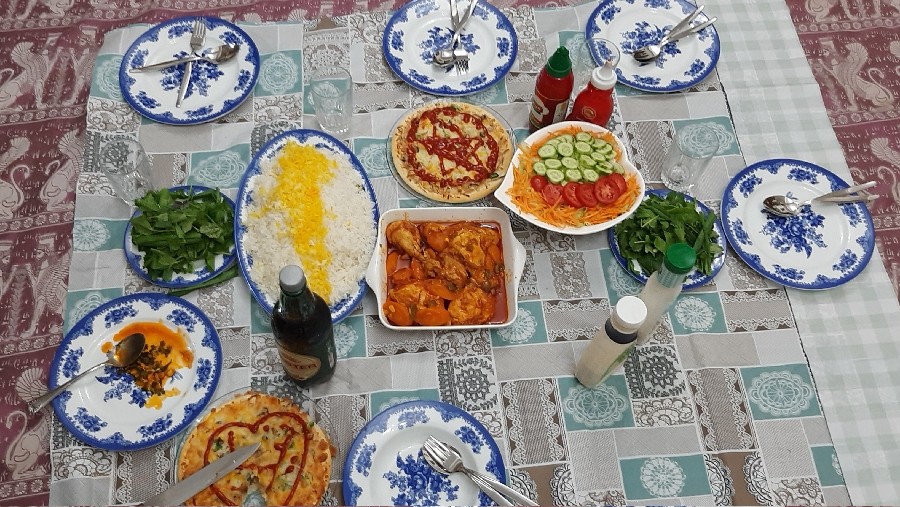 عکس خوراک مرغ با برنج به همراه  پیتزا مخلوط ?