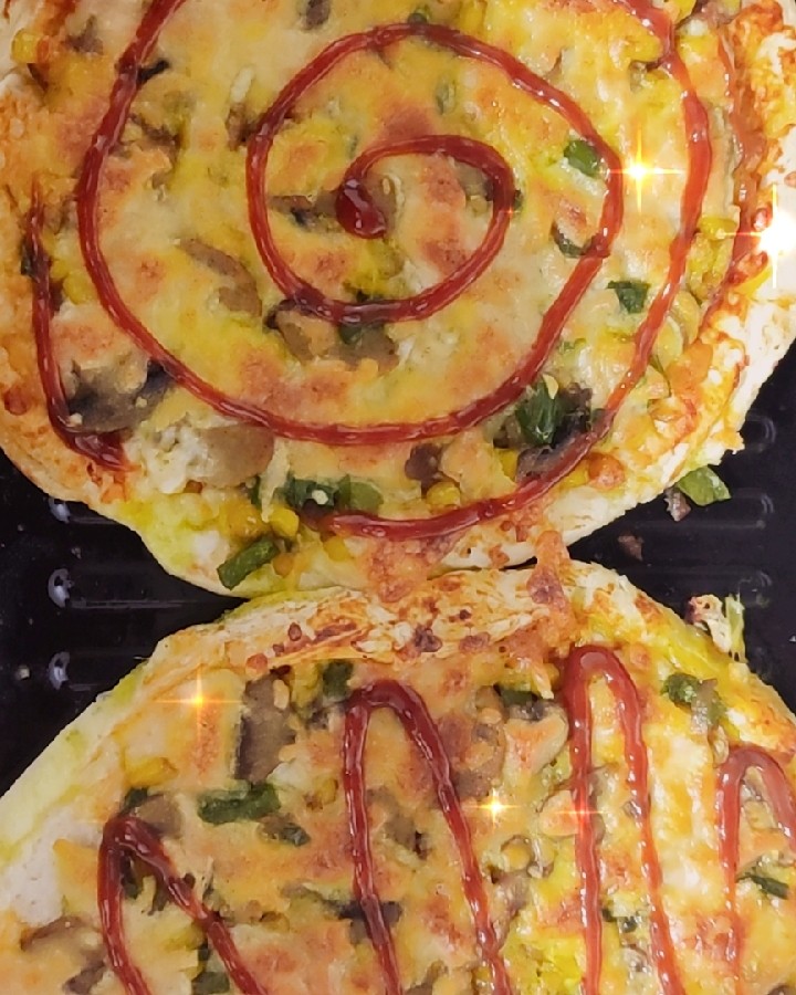 عکس پیتزا مخلوط با سوسیس های ک خودم درست کردم تقدیم به شما مهربونا
