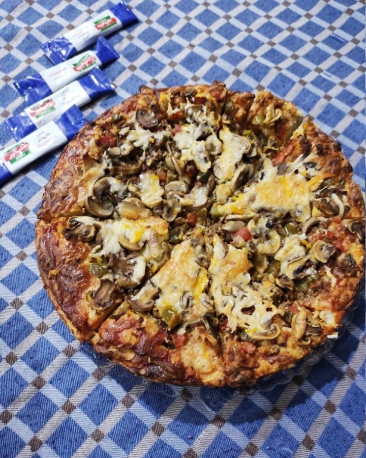 عکس پیتزا قارچ ومرغ
غذا برای زندگی ضروری است
پس آن را خوب درست کن.