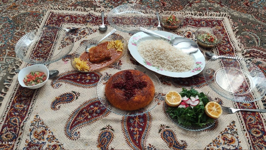 عکس مرغ زعفرونی وته چین مرغ.