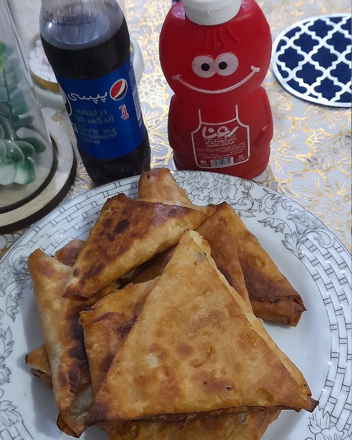 سمبوسه پیتزایی?