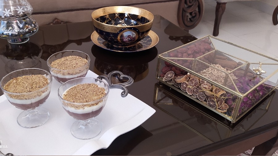عکس پودینگ شکلاتی وانیلی مغزدار