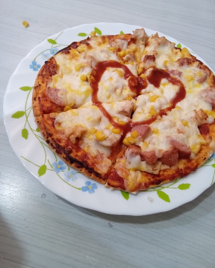 پیتزا ی خوش مزه