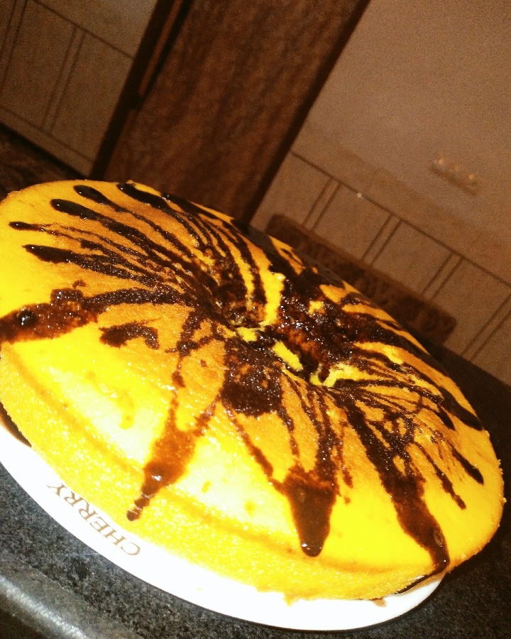 1K شدنم مبارک
کیک اسفنجی با روکش شکلات خانگی