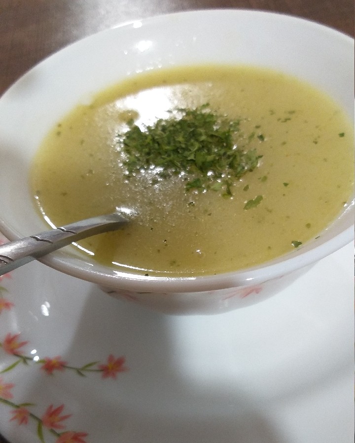 عکس سوپ مرغ طعمش عالیه