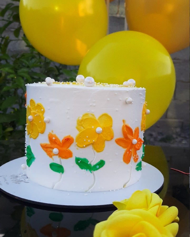 عکس کیک با تزئین خامه