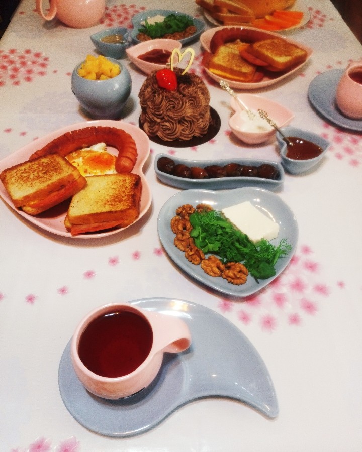 عکس صبحانه روز تعطیل