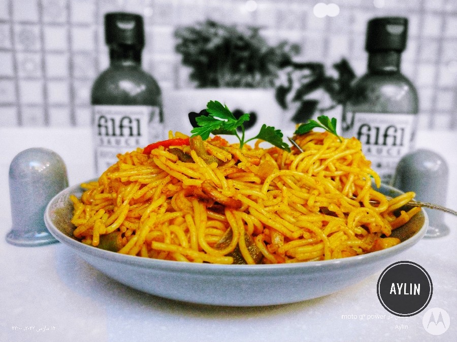 عکس ماکارونی قارچ و سبزیجات