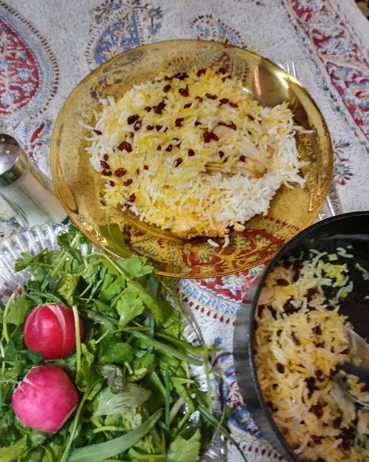 پلو مرغ مخلوط با زرشک