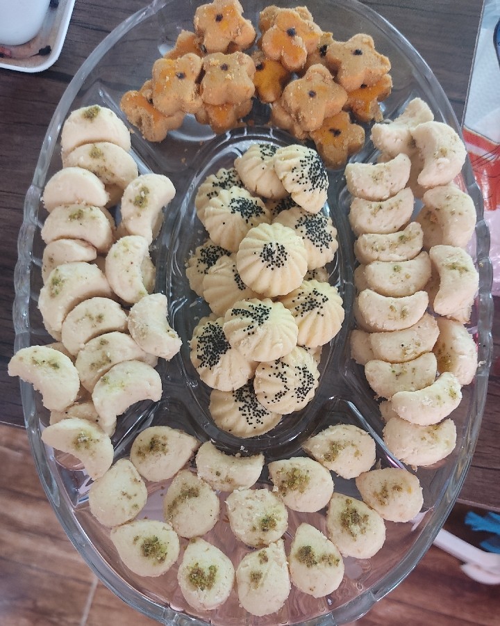 عکس شیرینی نارگیلی و برنجی و نخودی