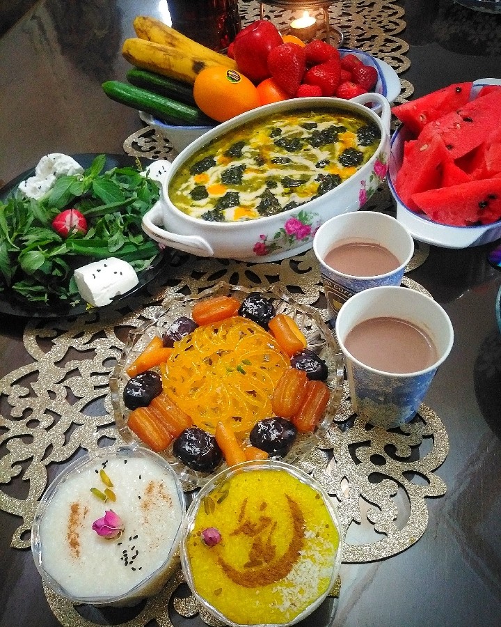 افطاری(آش رشته، شله زرد و شیربرنج) 