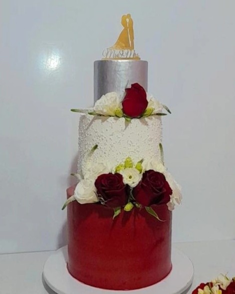 عکس کیک عروسی
یاس بانو