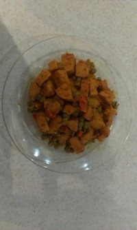 خوراک کالباس و نخودفرنگی