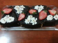 کیک موز با روکش شکلات