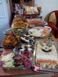 الویه ، کشک بامجان ، ما کارانی، سالاد ، انواع ژله ، ترشی و. .......