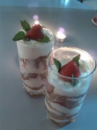 پارفه توت فرنگی و چیز کیک