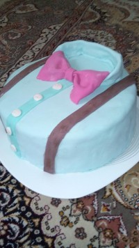 کیک اسفنجی با خمیر فوندانت