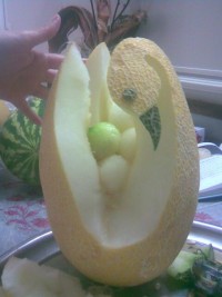 تزیین خربزه به شکل قو