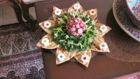 تزیین نون و پنیر و سبزی