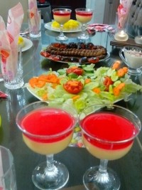 میز شام به مناسبت روز زن