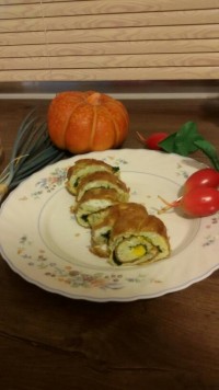 رول املت اسفناج و پنیر