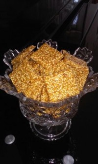 پشت زیک شیرینی محلی مازندرانی