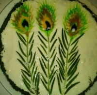 تزیین ماست به شکل پرهای طاووس