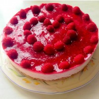 پاولوای توت فرنگی قلبی