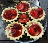 تارت توت فرنگی