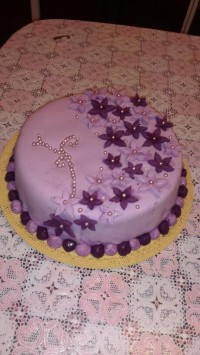 کیک با تزیین خمیر فوندانت