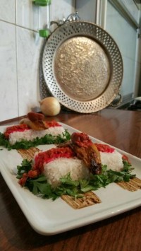 یه قیمه بادمجانه ساده فقط تزیینش رو خواستم نشون بدم که انشالله دوستان تنوع داشته باشن تو نوعه سرو همین غذاهای به ظاهر ساده