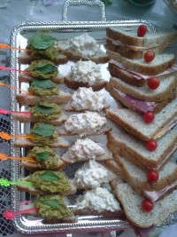 ساندویچ پنیر با ژامبون و گلابی