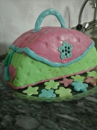 کیک تولد با خمیر فوندانت