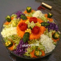 تزیین سالاد کاهو و کلم