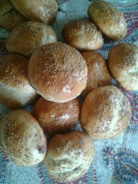 نون مغز دار مربایی