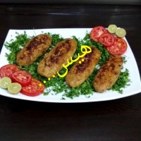 کباب عربی گوشت چرخ کرده است که وسطش فیله ی مرغ گذاشتم خیلی عالی شده بود