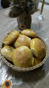 نان همبرگر با پنیر پارمزان