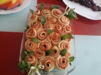 پیراشکی کالباس مدل گل رز